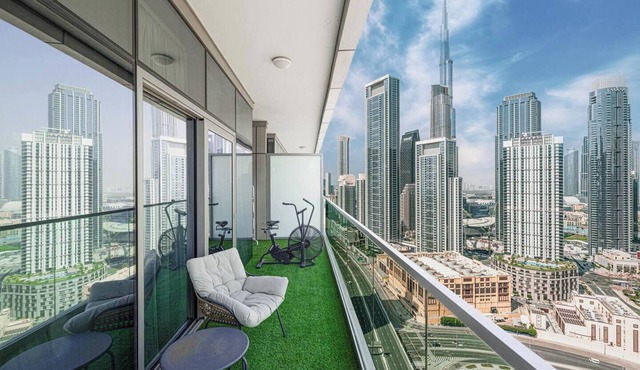 Highest infinity pool massive burj khalifa view