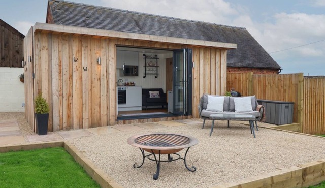 Hillside Hut is near Ashbourne