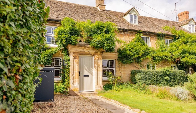 Historic 3 Bedroom Cottage in the Cotswolds