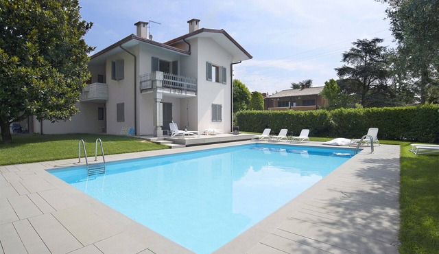 Holiday Apartment Baseventuno 4 with Wi-Fi, Air Conditioning, Balcony & Pool