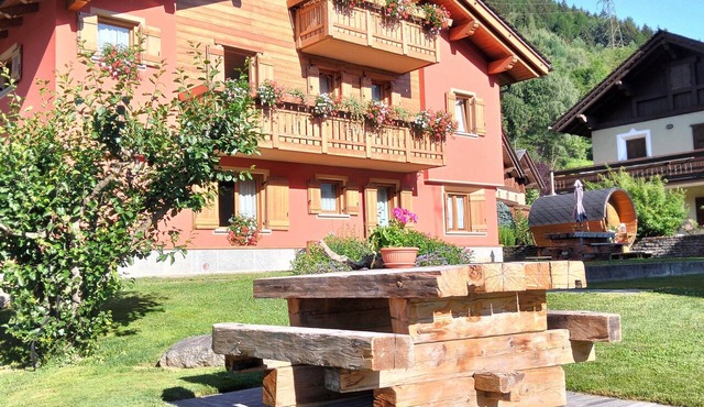 Holiday Apartment "Casa Clus Bormio 1" with Mountain View, Private Garden & Wi-Fi