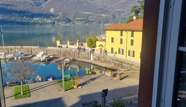 Holiday Apartment "Colico Center" with Lake View and Wi-Fi