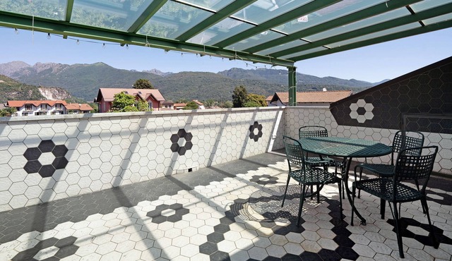 Holiday apartment du lac with lake view, balcony and Wi-Fi
