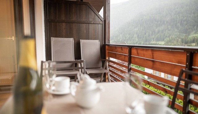 Holiday Apartment 'Pöder Karspitz' with Mountain View, Balcony, Shared Garden & Wi-Fi
