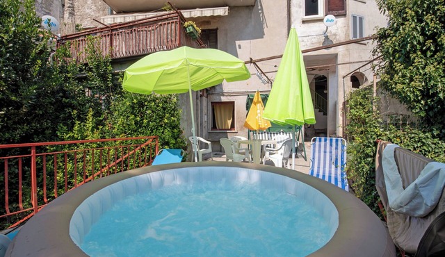 Holiday Apartment "Tramonti" with Mountain View, Private Heated Pool & Wi-Fi