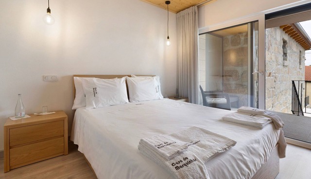 Holiday Bedroom 'Quarto Duplo Gingeira' with Mountain View, Wi-Fi and Air Conditioning