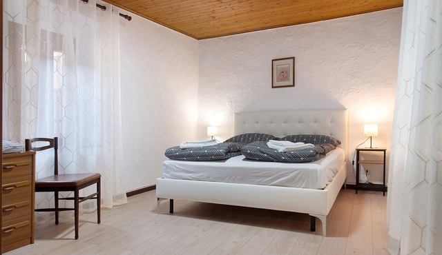 Holiday Home 'Cà Rosina' Brusimpiano CIN: IT012024C2QW54KCLE