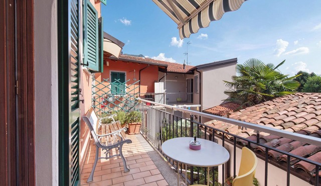 Holiday Home "Casa del Cedro" with Lake View, Balcony & Wi-Fi