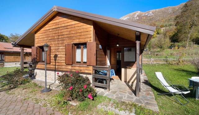 Holiday Home "Casa Genziana" with Mountain View, Wi-Fi & Garden