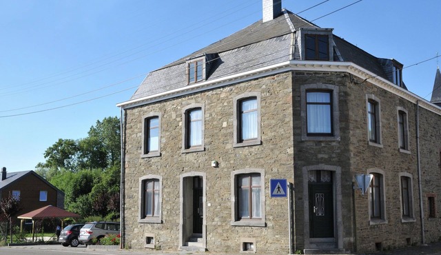Holiday Home in Bastogne with Sauna & Bubble Bath