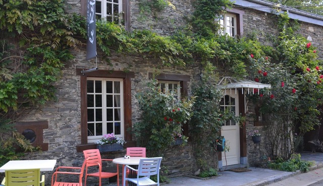 Holiday home in Bièvre near town center