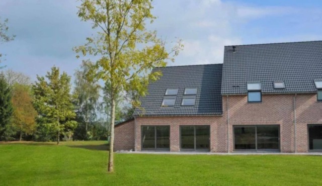 Holiday Home in Somme-Leuze with Sauna