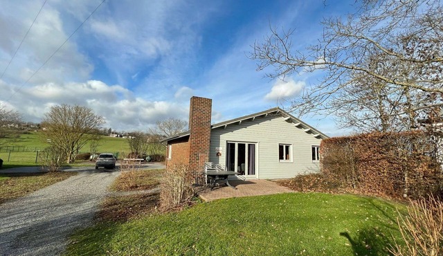 Holiday Home in Somme-Leuze with Private Garden