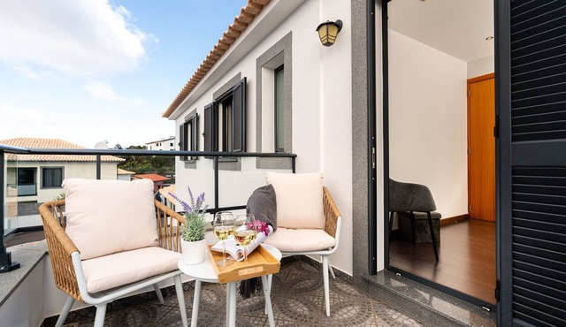 Holiday Home 'Melblue' with Sea View, Private Terrace and Wi-Fi