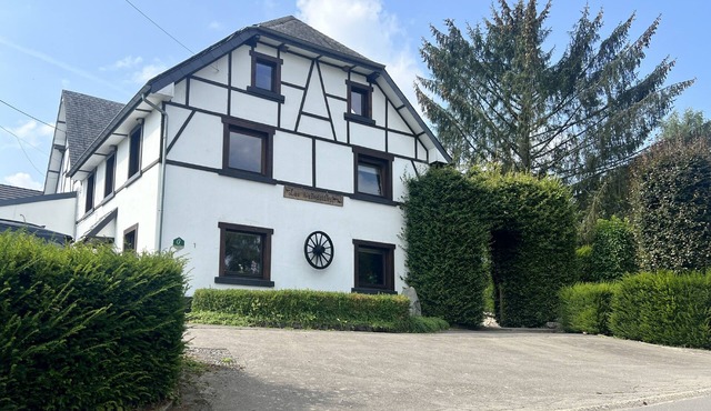 Holiday home near Malmedy with wellness