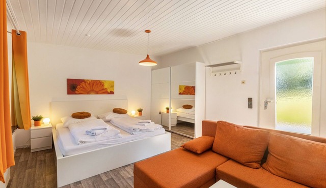 Holiday Home Orange with Private Terrace and Wi-Fi