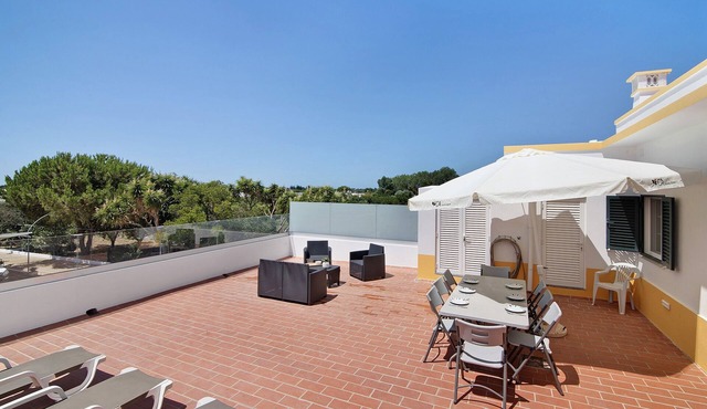 Holiday Home 'Quinta Alegre Tavira T3' with Shared Pool, Wi-Fi and Air Conditioning