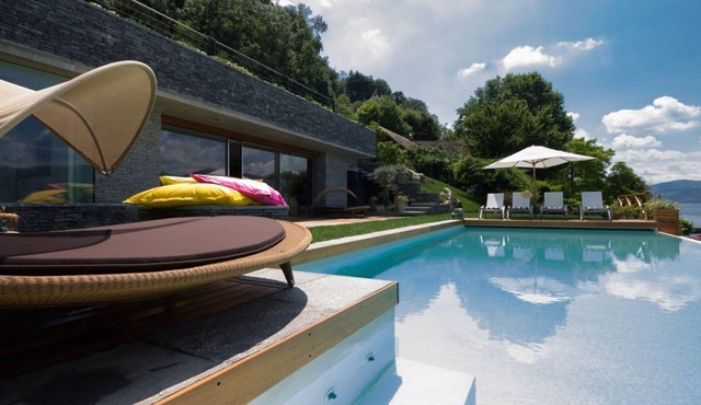 holiday vacation large villa rental italy, italian lakes district, lake maggiore, lakeside, pool, walk to town, air cond