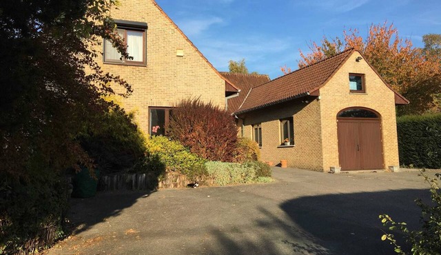 Homerez - Apartement for 4 ppl. with swimming-pool at Ottignies-Louvain-la-Neuve
