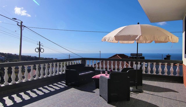 Homerez - Magnificent House in Calheta with Sea View