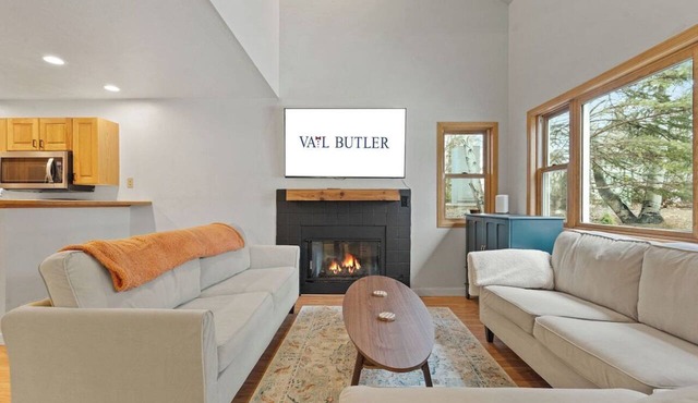Homestead Hideaway - 3 Bed Home, Minutes from Skiing, Amenities Galore!