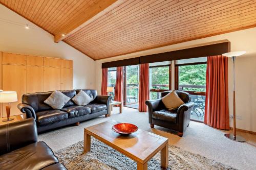 Host & Stay - Blackthorne Lodge