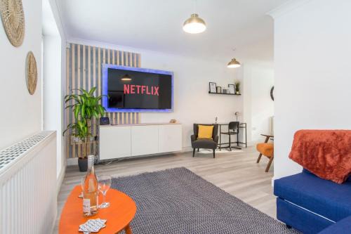 Host & Stay - Davies Close