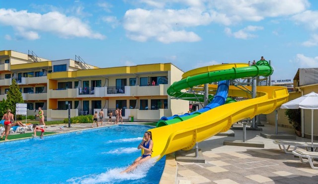 Hotel Glarus Beach& Aqua Park