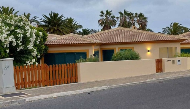 House a few steps from the beach, Porto Santo
