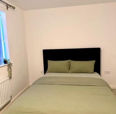 House Sleeps 2 with Wifi