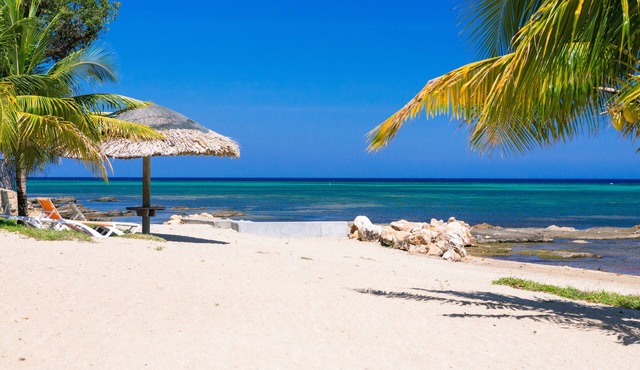 Huge Beachfront condo with private pool at Lawson Rock 104