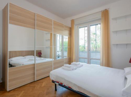I-Host Bright Apt for 5 with Balconies