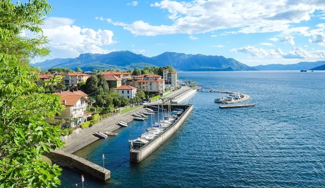 Italian Lakes vacation apartment with pool