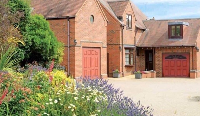 Idyllic Country House / HOT TUB package available