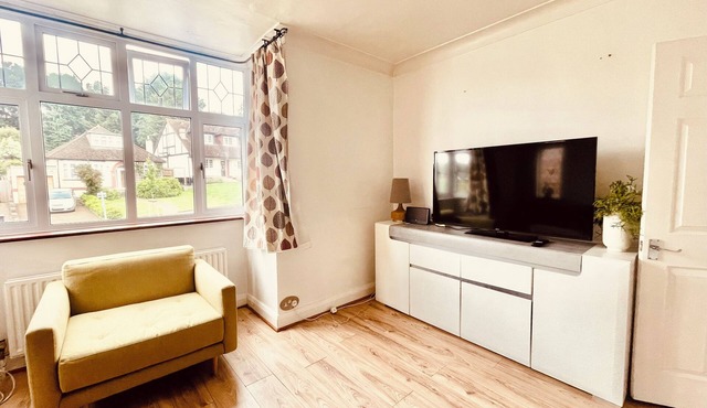 Immaculate 2-bed House in Potters Bar