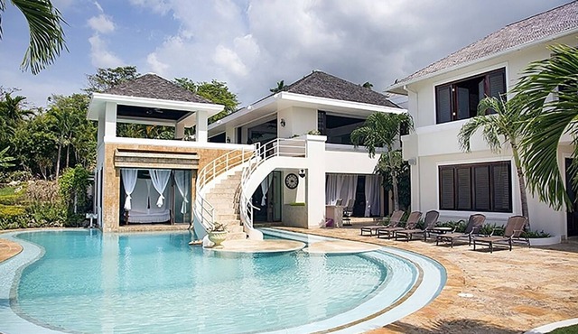 Impressive Paradise Villa, Extensive Grounds, 2 Private Pools, Amazing Sea Views - Wheelchair Access