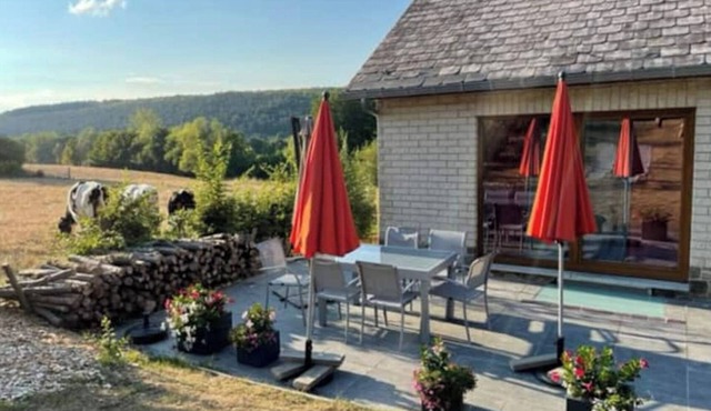 In the Viroin-Hermeton nature park, Le gîte de la Champagne, pets allowed