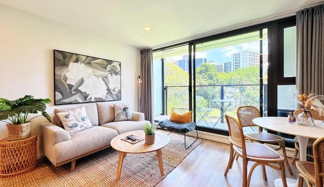 Incredible Park & SkyTower View - Free Parking & AC