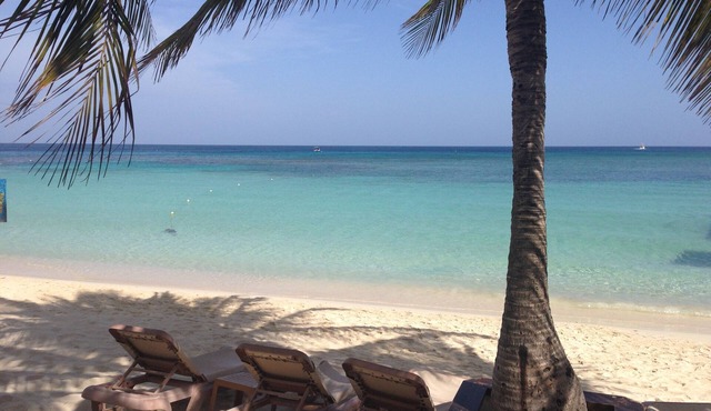 @INFINITY BAY 2BR Beach Paradise Luxury Condo, steps to beach
