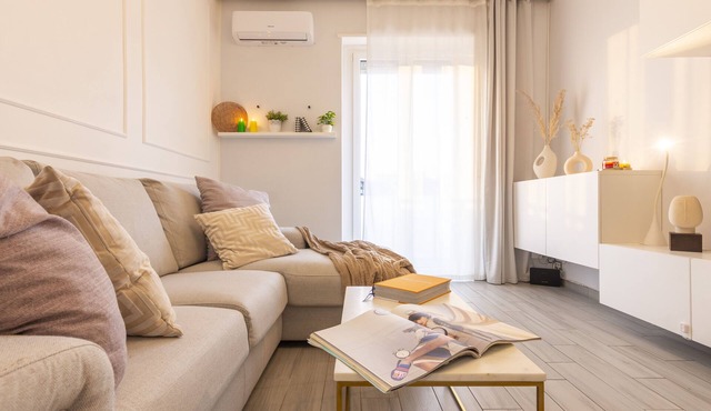 Joy Suite - Near Central Station and Metro