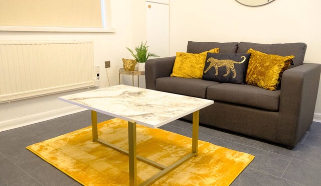 K Suites - Modern 1 bed Apt w/FREE parking