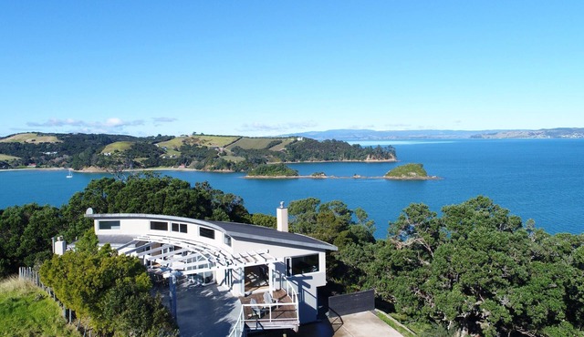 Kennedy Point Hilltop House by Stay Waiheke