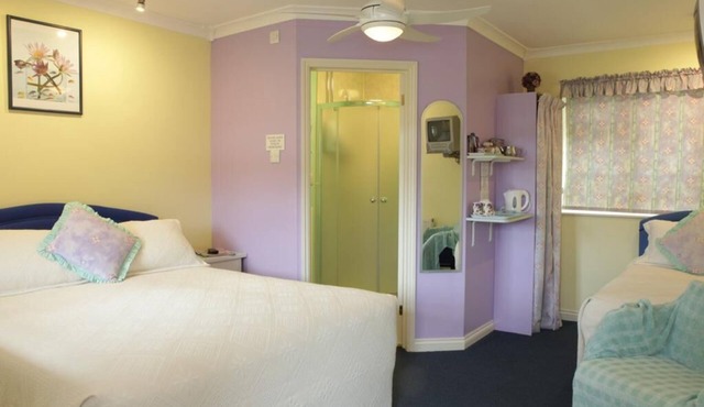 King room at Little Bullocks Farm