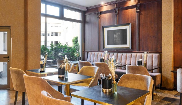 KING's Hotel First