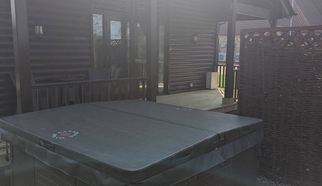 Kingsmere Lodge 1 (2 bedrooms, hot tub)