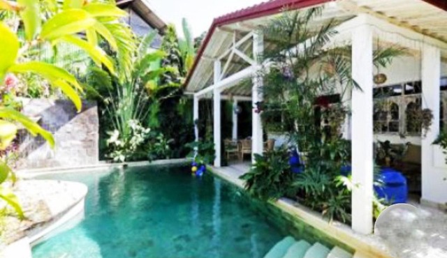 Kuta Blue Lagoon 5 bedrooms Villa near beach and airport