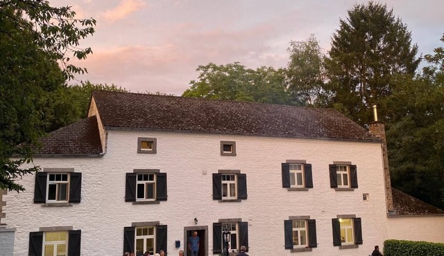 La Ferme du Crupet 15 Personen. Rustig Gelegen Midden in de Bossen