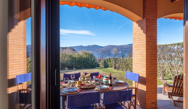 La Luna nel Lago Lake View Garden, Ispra, Italy