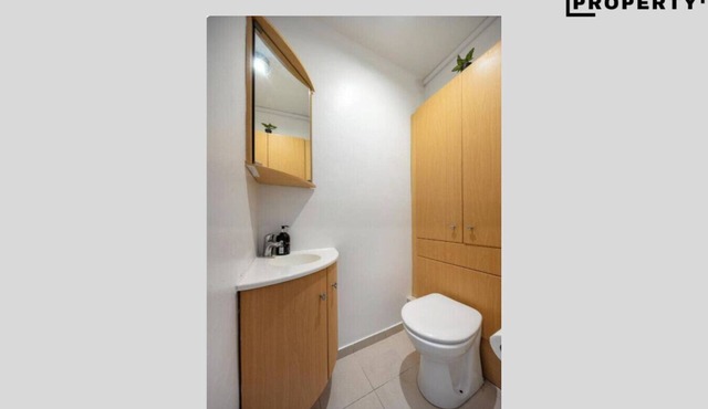 Lake View Minimalist Apartment|3 Beds|6 Guest