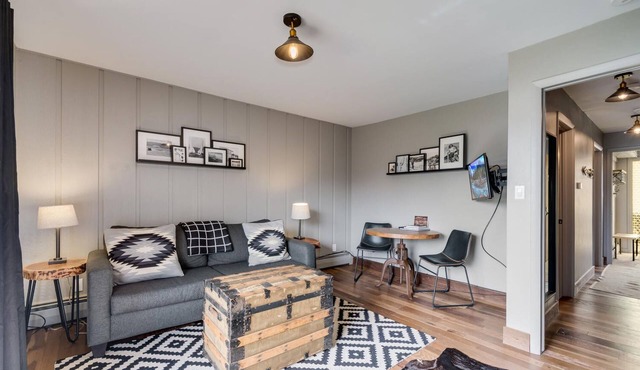 Lakeside One-Bedroom with Balcony/Views! Close to Keystone.